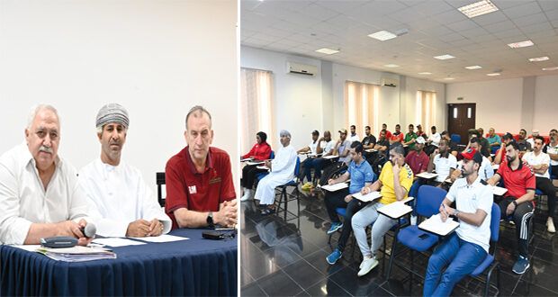 افتتاح دورة المدربين المستجدين لكرة اليد للصالات