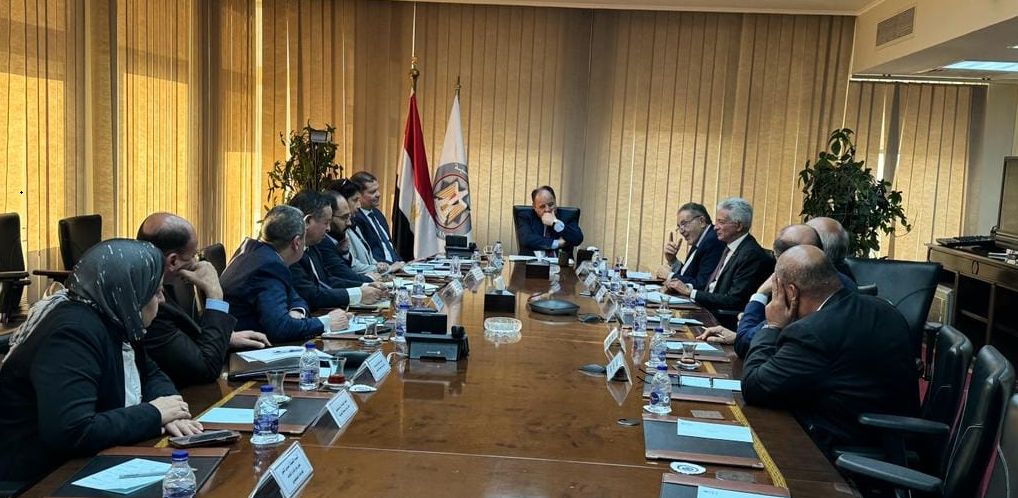 وزير المالية: طرح مشروع القانون الجديد لضريبة الدخل للحوار…
