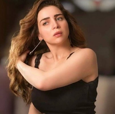 شقيقة مي عز الدين تخطف الأنظار بجمالها في ظهور نادر.. مفاجأة!