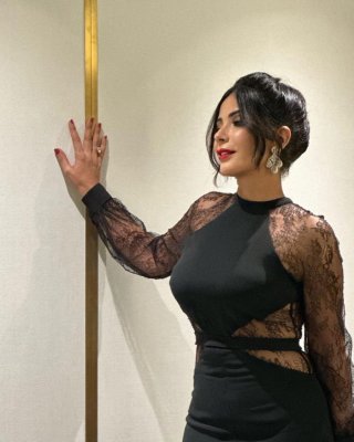 منى زكي تكشف بكل صراحة مافعله أحمد حلمي عندما اتفرج صديق ابنته لي لي بجانبها في المنزل!!