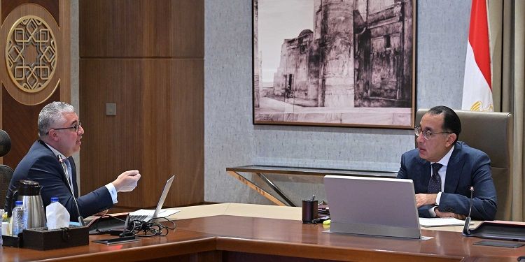 اقتصادية قناة السويس: اتفاقات على استثمارات بقيمة 15.6 مليار…