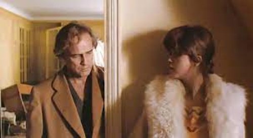 فنانة واجمل نجمة صف اول تحول مشهدها التمثيلي الساخن إلى معاشرة حقيقية وواصل المخرج تصوير الفيلم رغم ألامها وصراخها الهستيري .. لن تصدّقوا من هي وما الذي حدث لها بنهاية المشهد؟