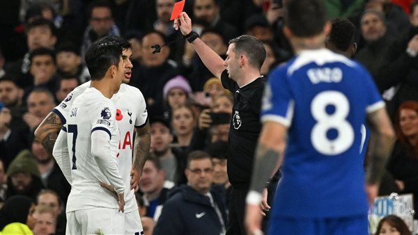 بين الشوطين.. شوط مليء بالإثارة بين توتنهام وتشيلسي في الدوري الإنجليزي