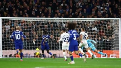 توتنهام يتجرع هزيمة قاسية أمام تشيلسي