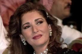ظهور الفنانة المصرية آثار الحكيم بصورة صادمة "أصبحت سمينة وملامحها تغيرت"
