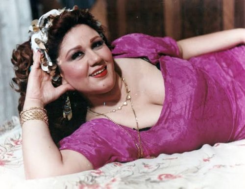 أصيب الجمهور العربي بعد كشف حقيقة رفض الفنانة الراحلة هياتم جميع الاغراءات التي قدم لها حاكم عربي للزواج منه. صفحات فنية اعادت الحديث عن هذا الأمر، بعدما تم كشف صندوق اسرار الفنانة الراحلة هياتم...