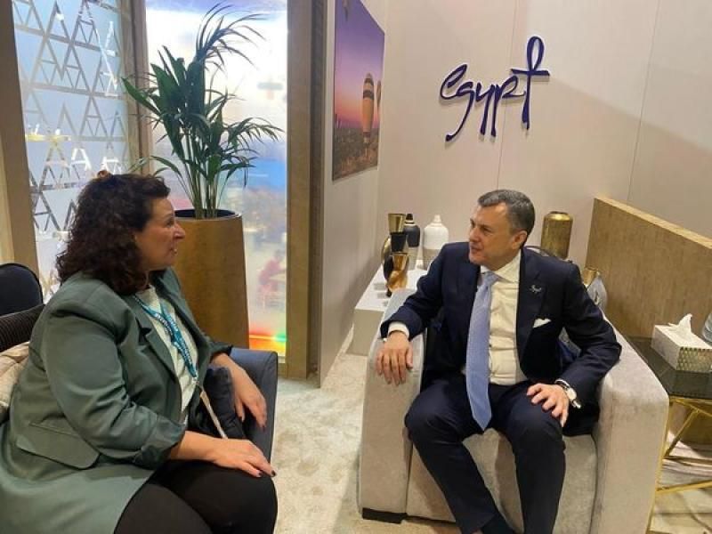 وزير السياحة والآثار يعقد لقاءات مهنية بالعاصمة البريطانية لندن مع شركات طيران