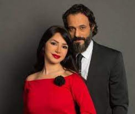 زوجة الفنان يوسف الشريف تفاجئ الجميع بتعليق صادم عن الفن؟!