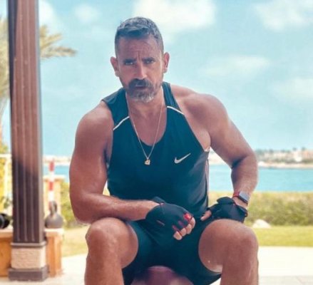 هي دماغ جاموسة مش شايف!.. أمير كرارة ينفعل على أحد المتابعين.. اليكم ما حدث!