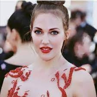 السلطانة هويام بطلة المسلسل التركي (حريم السلطان) طلبت من مطرب خليجي مليون دولار مقابل تنفيذ طلبه هذا.. لن تتخيلو ما طلبه منها !