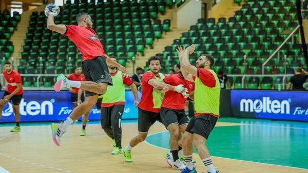 مدرب يد برشلونة يتحدث عن مواجهة الأهلي في بطولة السوبر جلوب