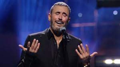 برغم كبر سنه...القيصر كاظم الساهر يصعق جمهوره ويتزوج بقاصرة لم تبلغ الخامسة عشر من العمر .