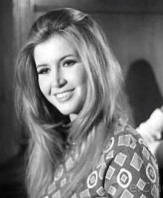 مفاجأة مدوية.. زفاف ميرفت أمين للمرة التاسعة يفجر ضجة.. لن تتخيل من هو العريس!