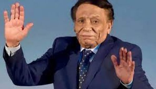 نقل عادل إمام للعناية المركزة يهز الوسط الفني وبيان مفاجئ من ليلى علوي بشأن حالته الصحية!