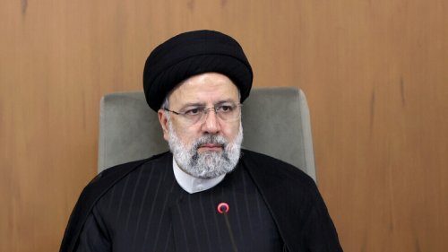 رئيس إيران يشارك في القمة الإسلامية بالرياض