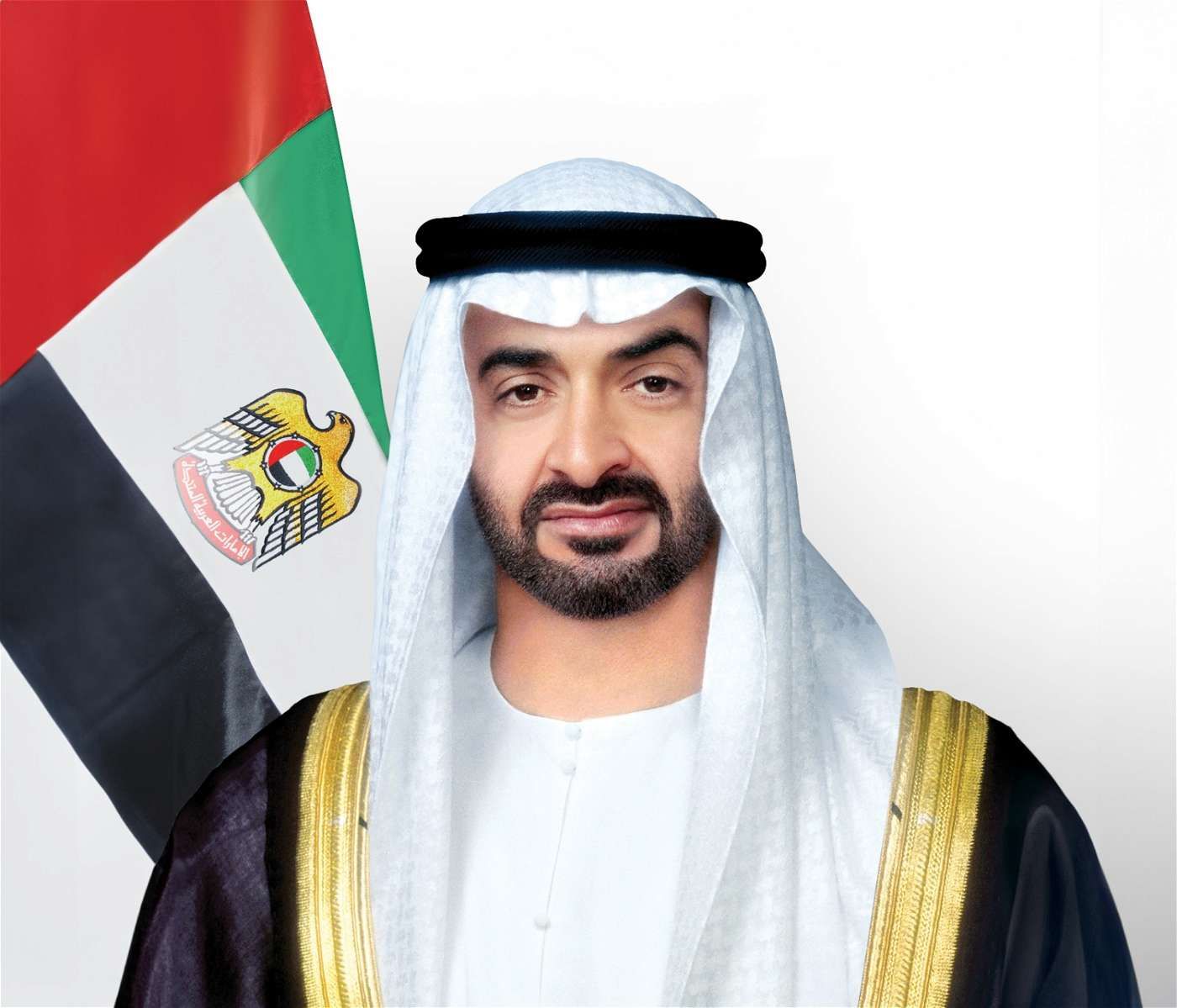 محمد بن زايد: أدعو الله بالأمن والسلام لشعوب العالم كافة