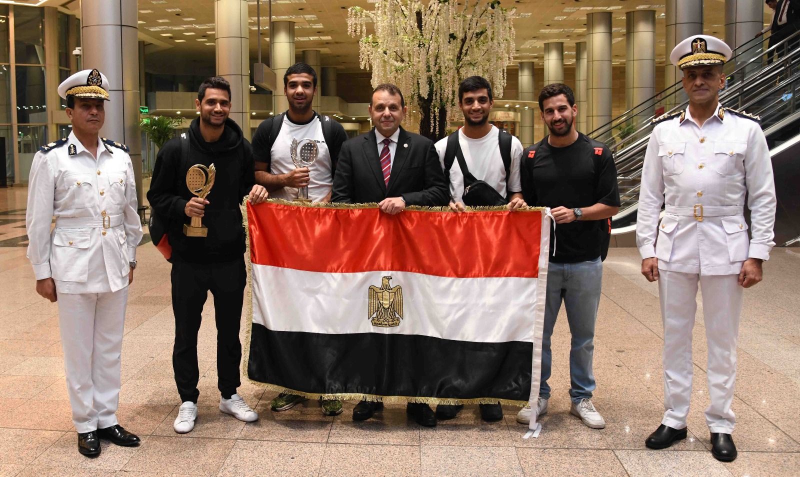 البعثة الرياضية للبادل بوزارة الداخلية المصرية تفوز بالمركزين الأول والثانى ببطولة الشرطة العربية للبادل بدولة قطر