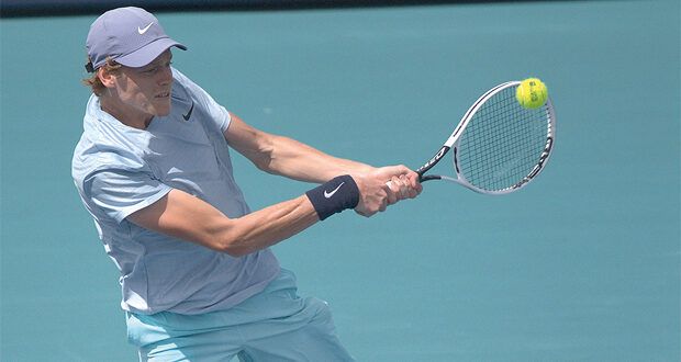 سينر يحقق الفوز الأول فـي مسيرته أمام ديوكوفيتش عبر البطولة الختامية في تورينو