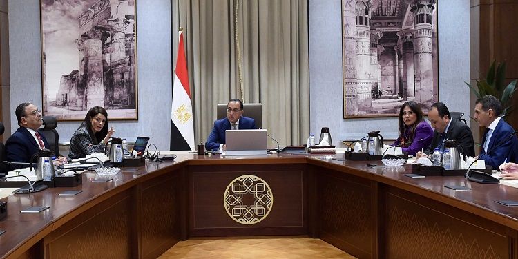 رئيس الوزراء يتابع جهود توفير التمويلات الإنمائية الميسرة…