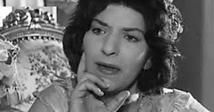 من هي الفنانة التي عصت والدها فدعى عليها ألا تشم رائحة الجنة فكانت آخرتها مأساوية جداً ؟!