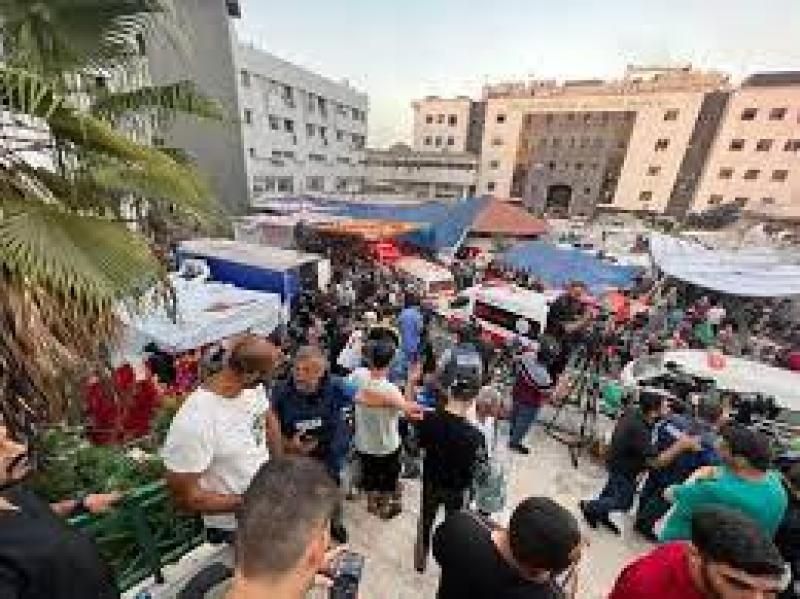 أطباء مستشفى الشفاء فى غزة يرفضون المغادرة بعد انتهاء المهلة التي حددها...