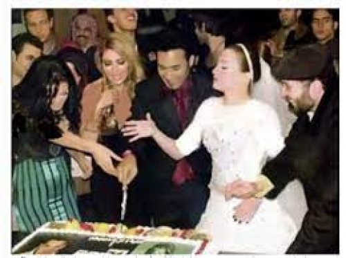 في موسم الرياض.. مي عز الدين تنهي عنوستها الطويلة أخيراً بزواجها من فنان شهير في الوسط الفني!!