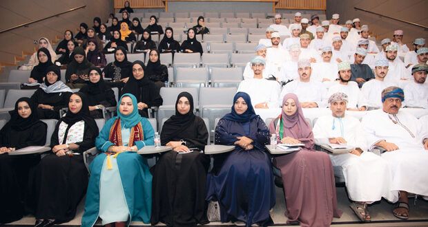 تواصل فعاليات الموسم الثقافـي فـي جامعة السلطان قابوس