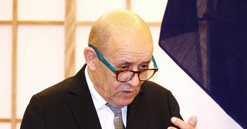 وزير الخارجية الفرنسي السابق يهاجم إسرائيل