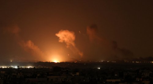 عشرات الشهداء والمصابين .. الاحتلال يقصف مدرسة تؤوي نازحين