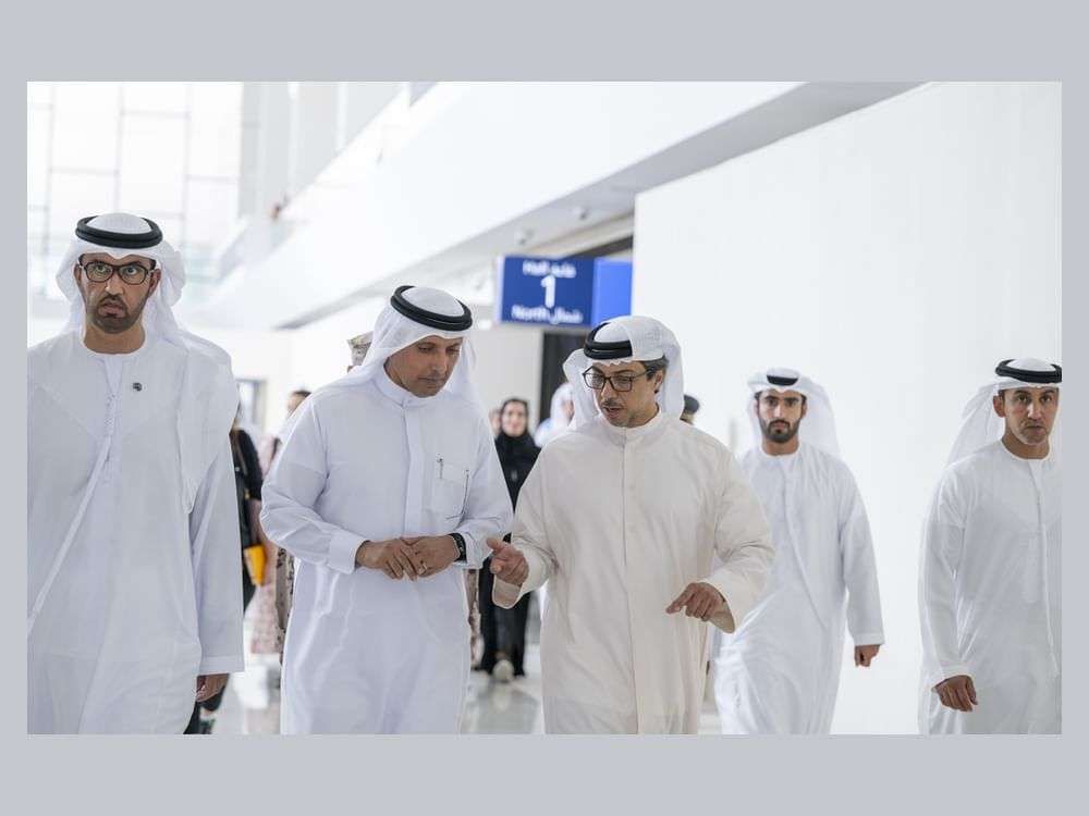 منصور بن زايد يطلع على الاستعدادات النهائية لاستضافة ” COP28″ في مدينة “إكسبو دبي”.
