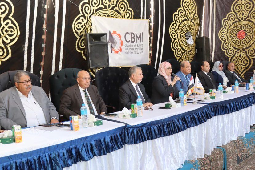 هيئة التنمية الصناعية تناقش طلبات أصحاب المصانع بشق الثعبان…