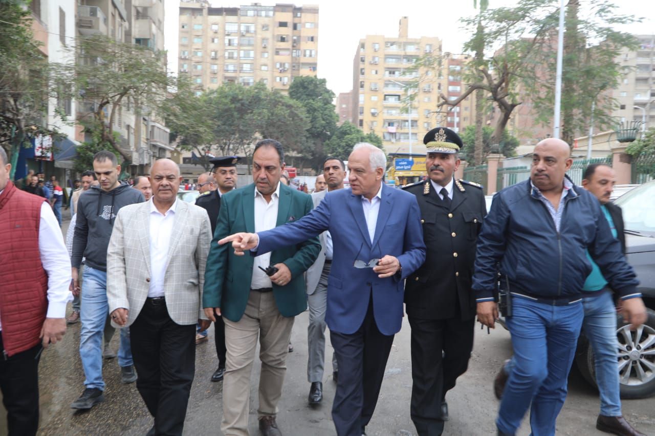 محافظ الجيزة يتفقد أعمال التطوير بمحيط المشروعات القومية بعدد من المناطق