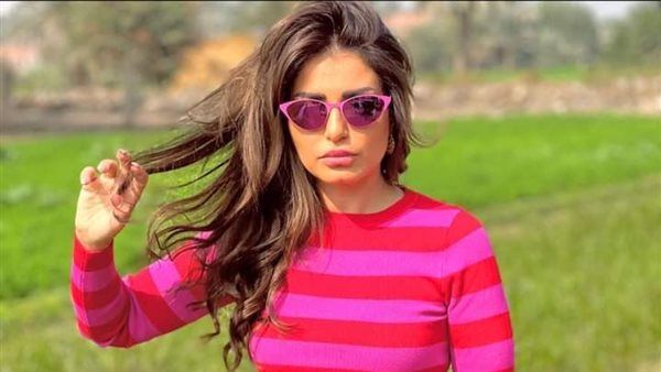 هكذا نعت منة فضالي وفاة طارق عبد العزيز