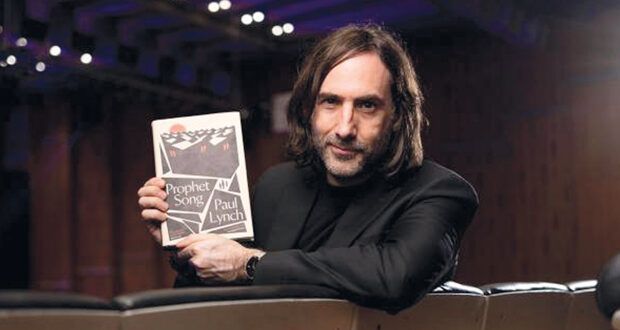 الكاتب الإيرلندي لينش يحصد جائزة بوكر الأدبية 2023م