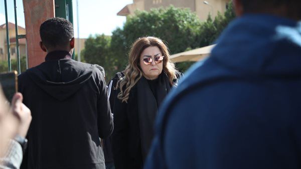 نهال عنبر عن طارق عبد العزيز: "كان في تعبه متماسك وبيضحك ودمه خفيف"