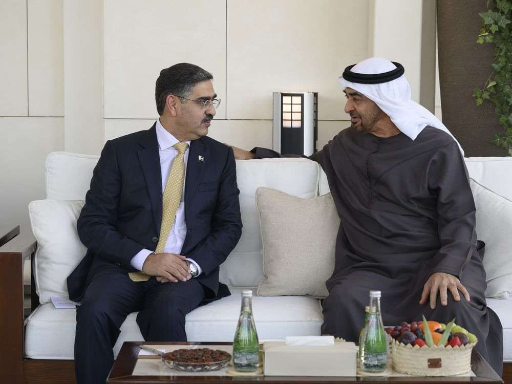 رئيس الدولة ورئيس وزراء باكستان يبحثان علاقات التعاون ويشهدان تبادل مذكرات تفاهم بين البلدين