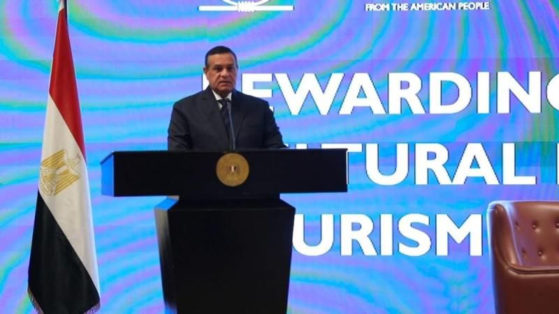 وزير التنمية المحلية يشارك في منتدى الاستثمار في الخدمات بالمناطق التراثية والآثرية