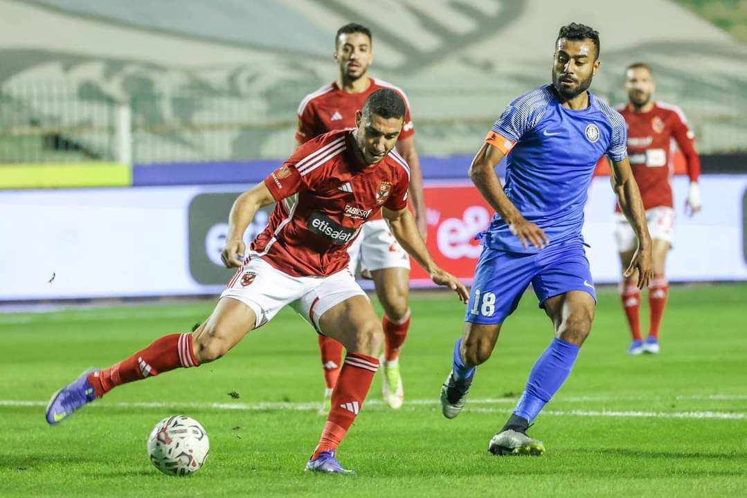 بين الشوطين.. الأهلي يتعادل سلبيًا أمام سموحة في الدوري المصري