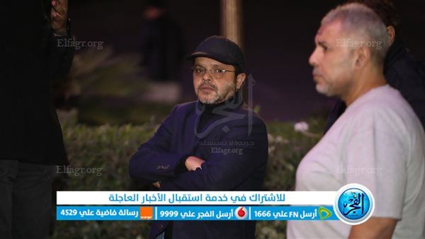 بحزن وانكسار .. محمد هنيدي يودع صديقه طارق عبد العزيز ويحرص على تقديم واجب العزاء