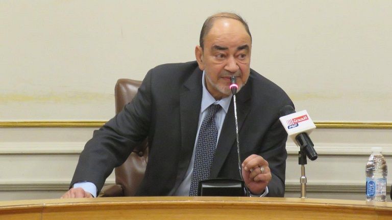 اجتماع طارئ لمناقشة أزمة النقص الحاد في المستلزمات الطبية..…