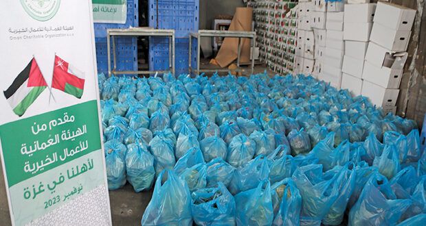 استمرار تقديم المساعدات الغذائية العمانية لغزة