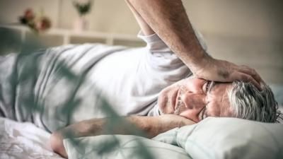 ما أسباب الصداع بعد الاستيقاظ من النوم؟