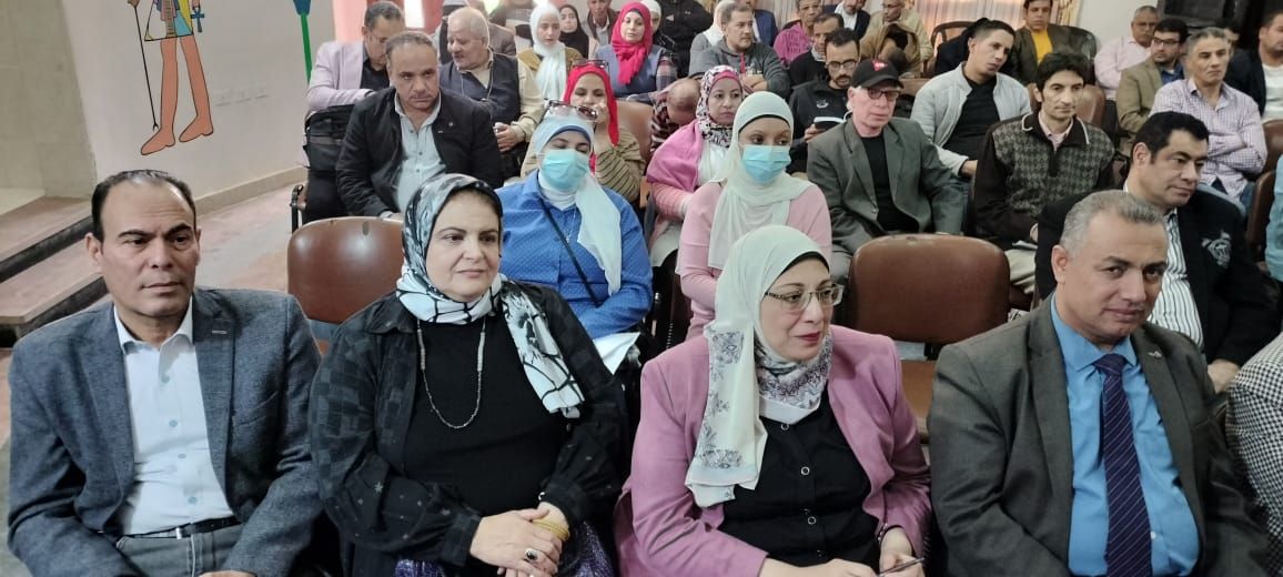 "الإبداع والتحولات المعرفية والبيئية والتقنية" في أولى جلسات مؤتمر أدباء إقليم القاهرة