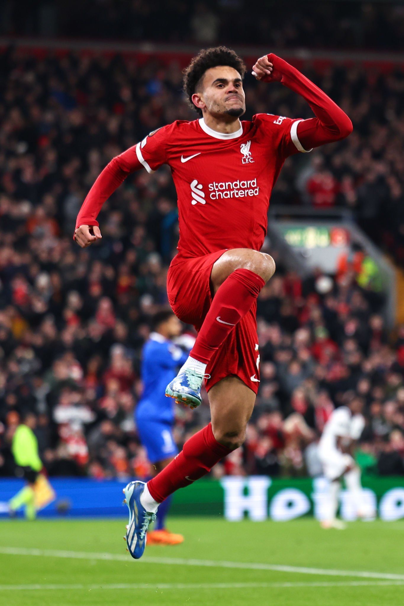 محمد صلاح يصنع تقدم ليفربول ضد لاسك لينز بهدفين فى شوط مثير.. فيديو