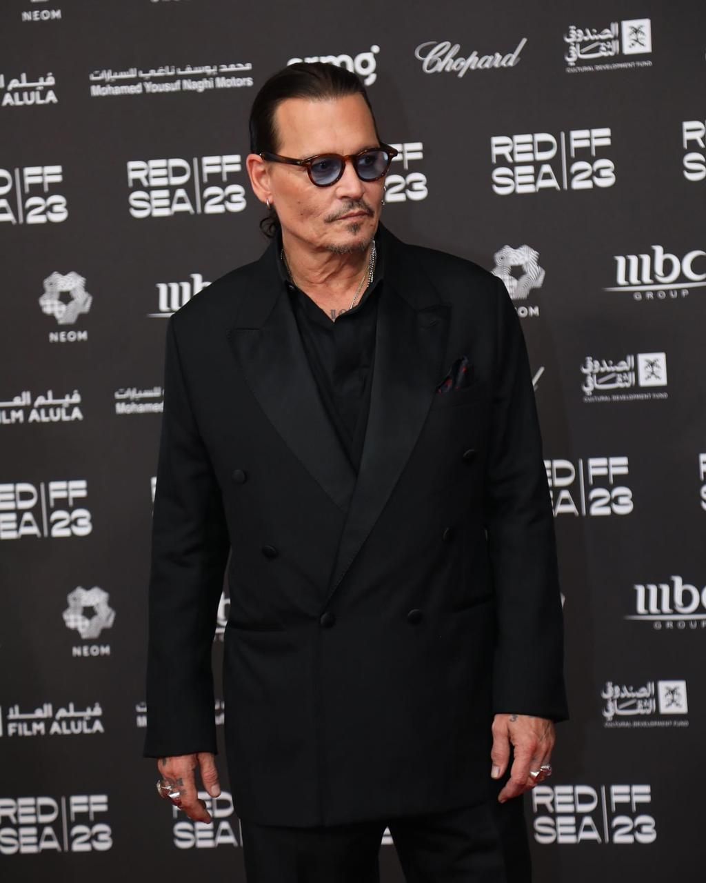 بالأسود.. ياسمين صبري تتألق في مهرجان البحر الأحمر السينمائي