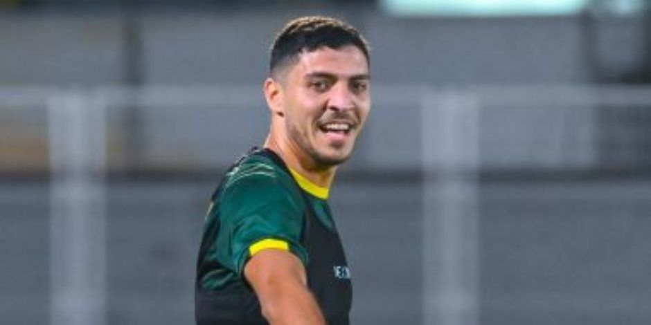 محمد شريف فى مواجهة بنزيما بتشكيل الخليج ضد الاتحاد بالدورى السعودى