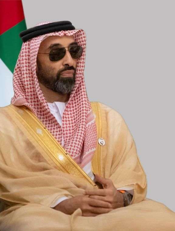 طحنون بن زايد: يوم الشهيد مناسبة وطنية عظيمة يعبر فيها أبناء الإمارات عن فخرهم واعتزازهم بتضحيات الأبطال