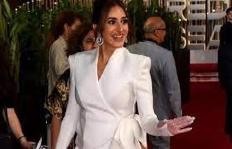 أمينة خليل تخطف الأنظار بـ إطلالة كلاسيكية في مهرجان البحر الأحمر السينمائي