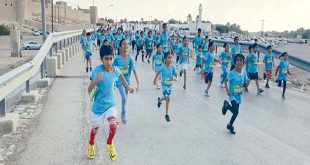 ختام ماراثون العمانية للنطاق العريض بمحافظة الظاهرة