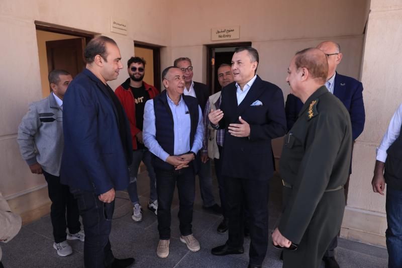 وزير السياحة والآثار يتفقد مدخل منطقة آثار سقارة الجديد والمخزن المتحفي...